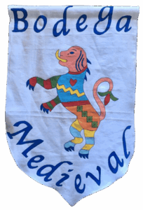 Bandera de la Bodega Medieval con ilustración colorida de dragón medieval y texto en azul sobre fondo blanco.